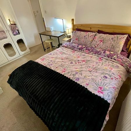 Vernon Place Town Centre, Vernon Cottage 3-Bed With Parking, 1A Vernon Court 2-Bed With Parking, 1B Studio No Parking, Off The High Street Next To Sandford Park Cheltenham Kültér fotó