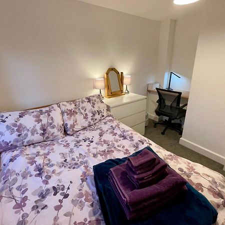 Vernon Place Town Centre, Vernon Cottage 3-Bed With Parking, 1A Vernon Court 2-Bed With Parking, 1B Studio No Parking, Off The High Street Next To Sandford Park Cheltenham Kültér fotó