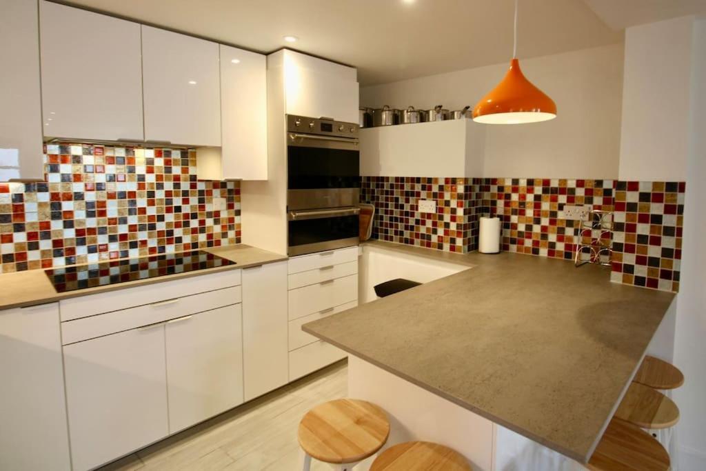 Vernon Place Town Centre, Vernon Cottage 3-Bed With Parking, 1A Vernon Court 2-Bed With Parking, 1B Studio No Parking, Off The High Street Next To Sandford Park Cheltenham Kültér fotó
