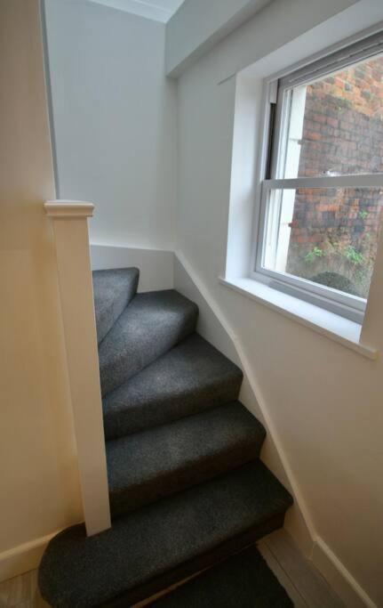 Vernon Place Town Centre, Vernon Cottage 3-Bed With Parking, 1A Vernon Court 2-Bed With Parking, 1B Studio No Parking, Off The High Street Next To Sandford Park Cheltenham Kültér fotó
