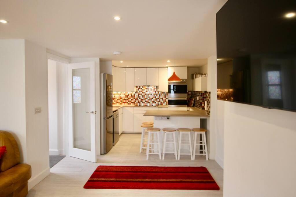 Vernon Place Town Centre, Vernon Cottage 3-Bed With Parking, 1A Vernon Court 2-Bed With Parking, 1B Studio No Parking, Off The High Street Next To Sandford Park Cheltenham Kültér fotó