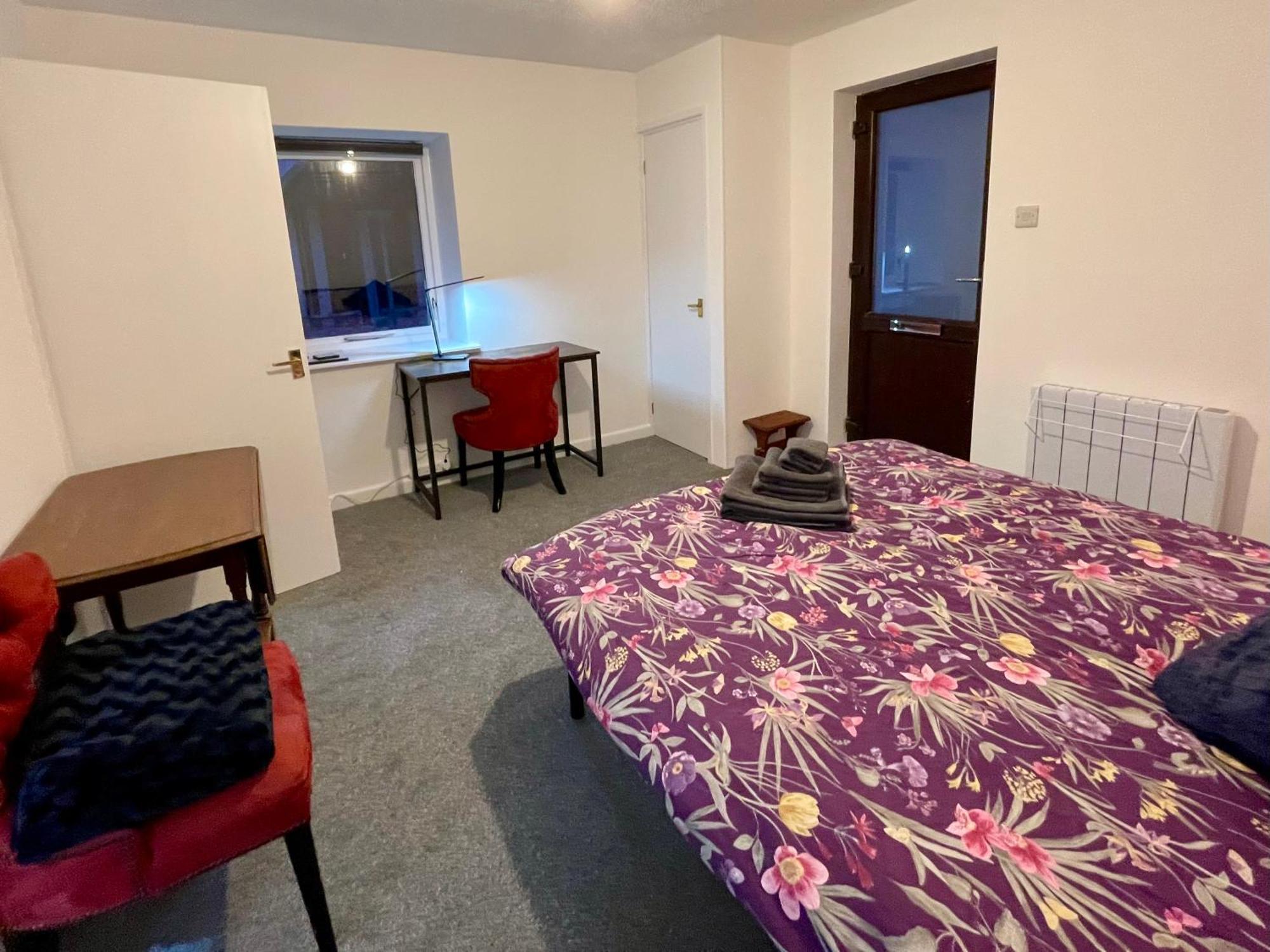 Vernon Place Town Centre, Vernon Cottage 3-Bed With Parking, 1A Vernon Court 2-Bed With Parking, 1B Studio No Parking, Off The High Street Next To Sandford Park Cheltenham Kültér fotó