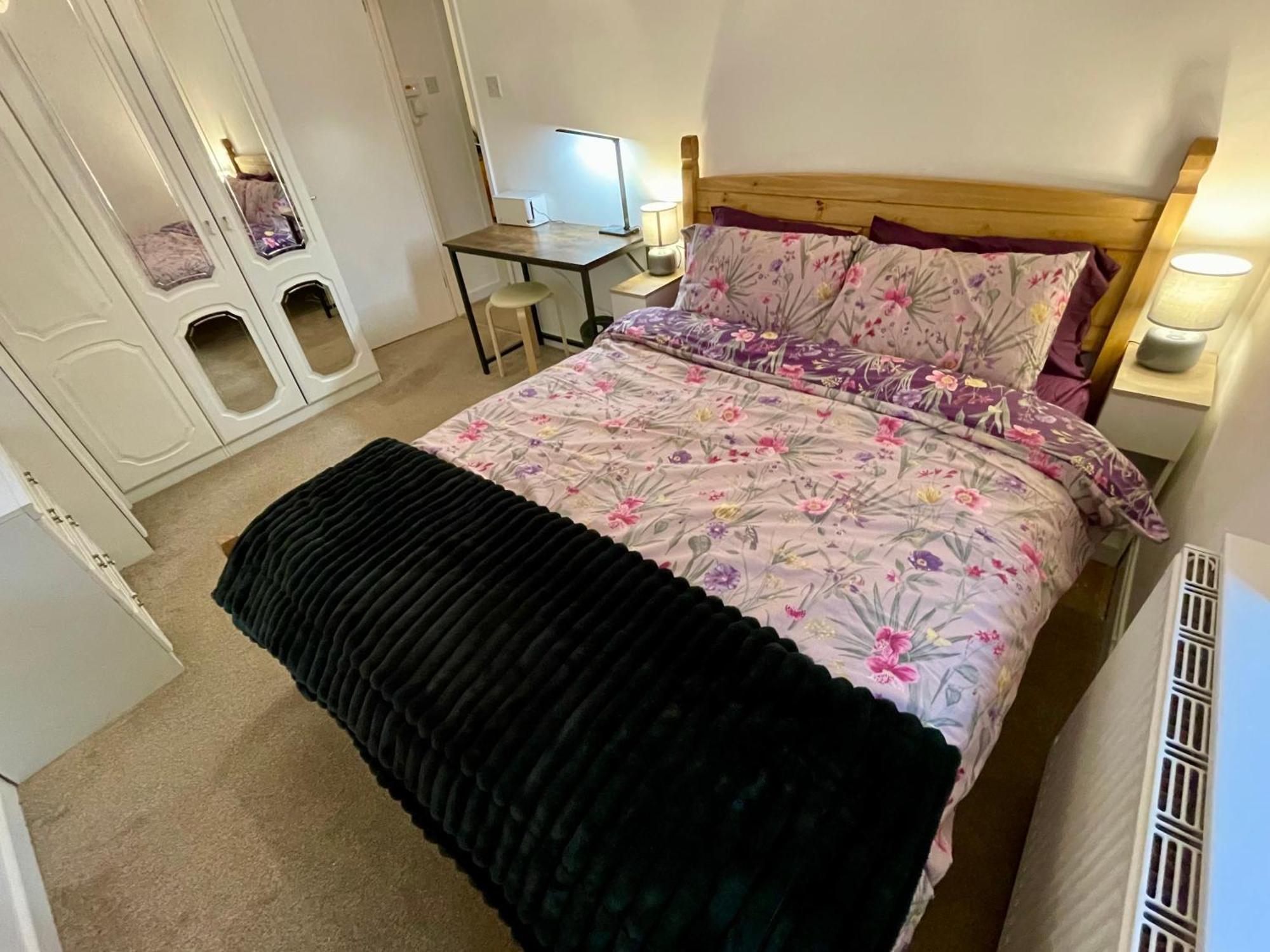 Vernon Place Town Centre, Vernon Cottage 3-Bed With Parking, 1A Vernon Court 2-Bed With Parking, 1B Studio No Parking, Off The High Street Next To Sandford Park Cheltenham Kültér fotó