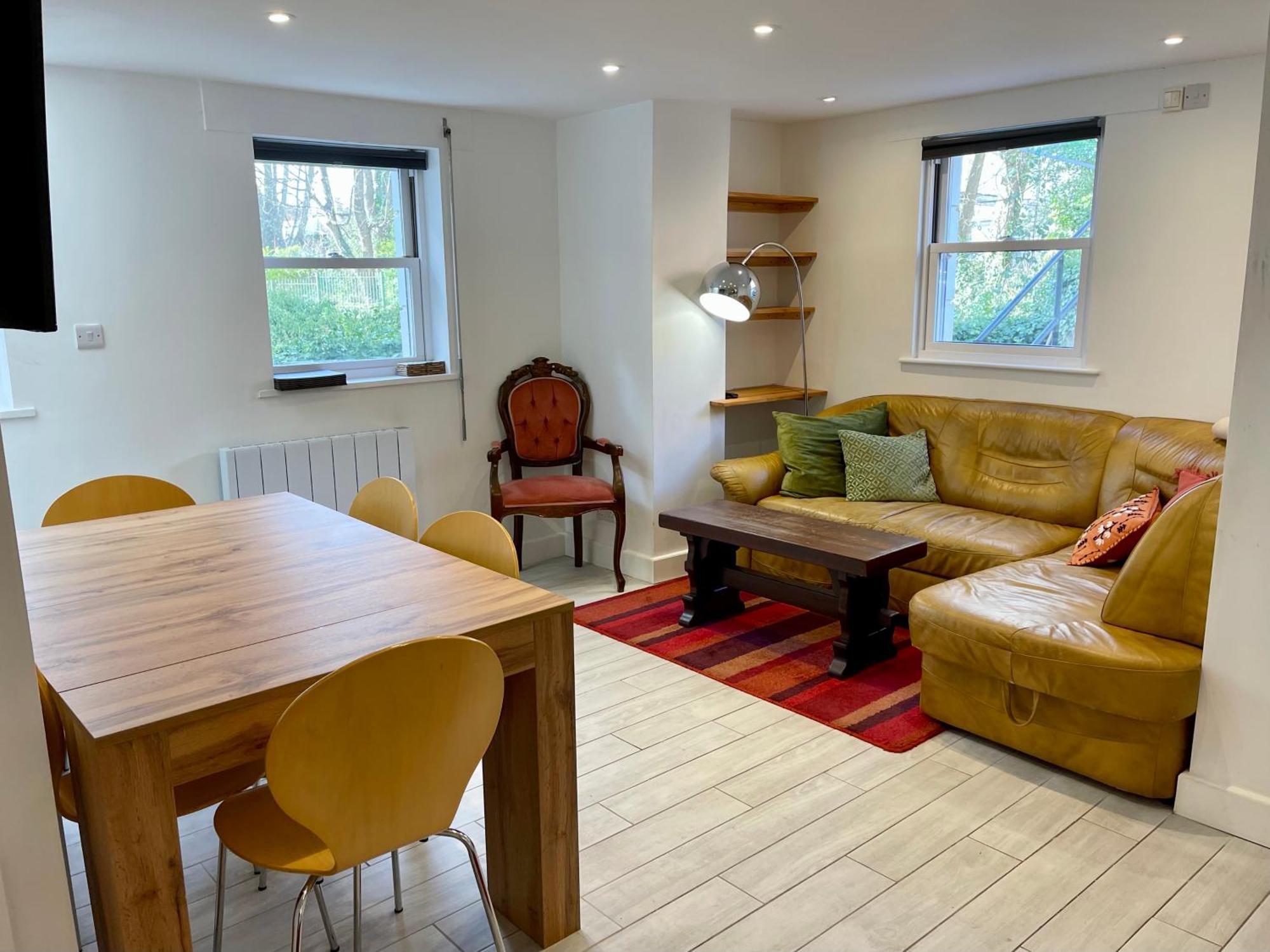 Vernon Place Town Centre, Vernon Cottage 3-Bed With Parking, 1A Vernon Court 2-Bed With Parking, 1B Studio No Parking, Off The High Street Next To Sandford Park Cheltenham Kültér fotó