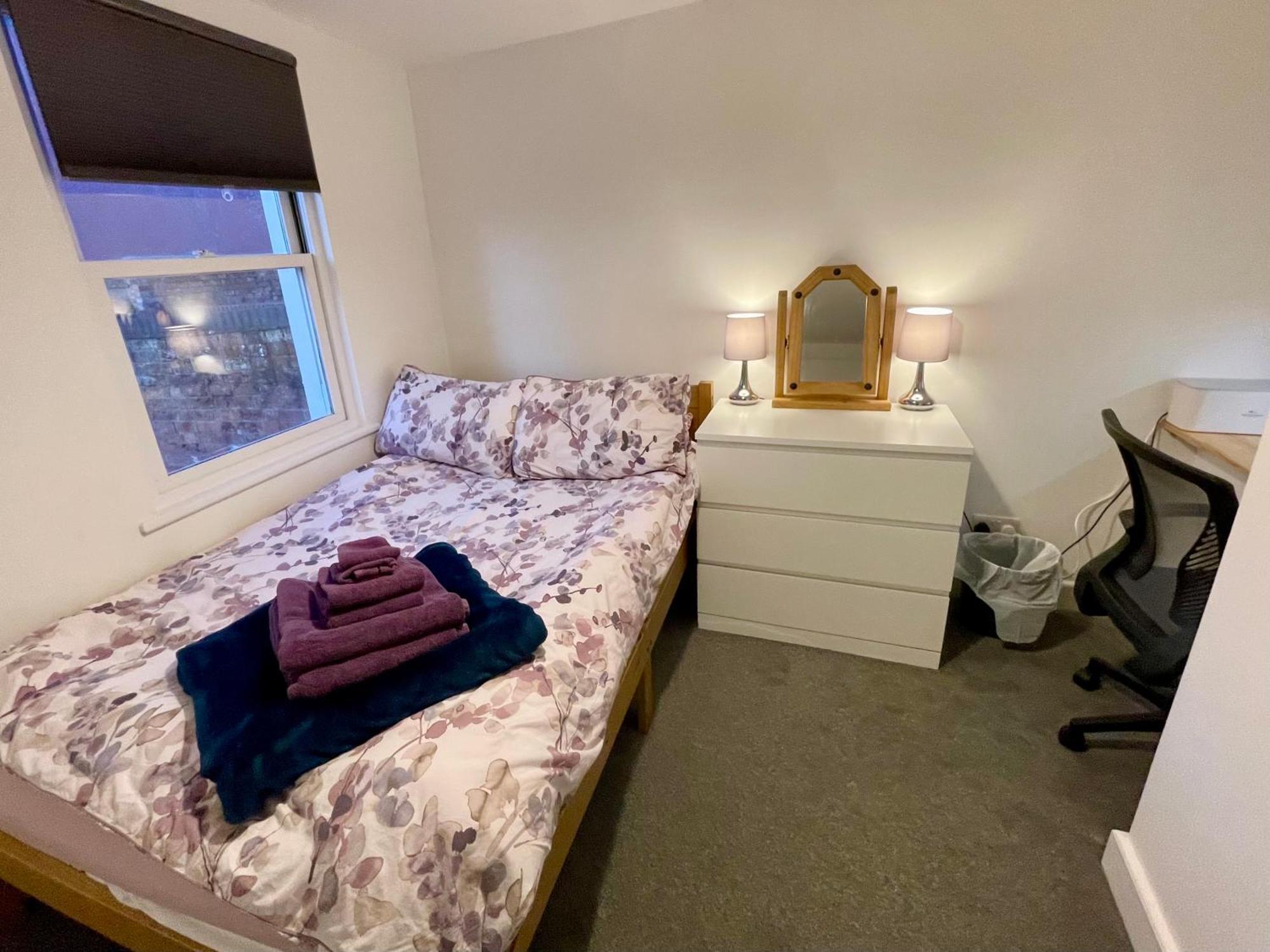 Vernon Place Town Centre, Vernon Cottage 3-Bed With Parking, 1A Vernon Court 2-Bed With Parking, 1B Studio No Parking, Off The High Street Next To Sandford Park Cheltenham Kültér fotó